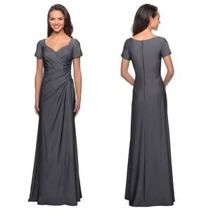 La Femme Sweetheart Neck Formal Gown Long Dress Gunmetal Silver Gray size 6 NWT
